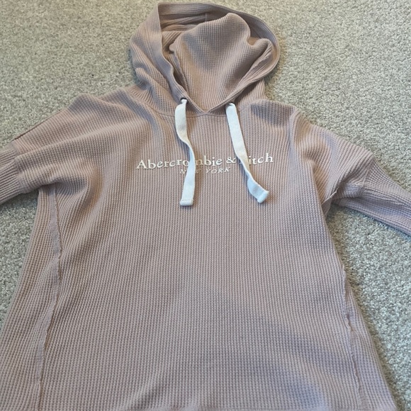 Abercrombie and fitch women’s sweatshirt lightly used mauve - Picture 1 of 4